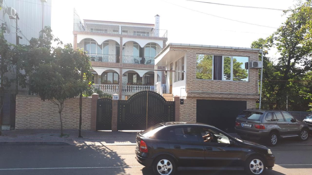 באטומי Merab House מראה חיצוני תמונה
